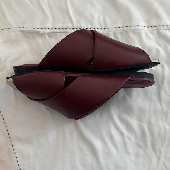 Katy Perry Collections Women's Deep Cranberry Sandals Size 8.5 - Picture 4 of 6